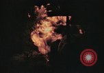 Immagine di Sbarco Nave cisterna ustioni di notte Hawaii USA, 1944, secondo 27 filmato di repertorio 65675056761