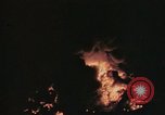 Immagine di Sbarco Nave cisterna ustioni di notte Hawaii USA, 1944, secondo 34 filmato di repertorio 65675056761