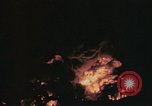 Immagine di Sbarco Nave cisterna ustioni di notte Hawaii USA, 1944, secondo 36 filmato di repertorio 65675056761