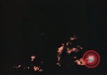 Immagine di Sbarco Nave cisterna ustioni di notte Hawaii USA, 1944, secondo 43 filmato di repertorio 65675056761