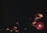 Immagine di Sbarco Nave cisterna ustioni di notte Hawaii USA, 1944, secondo 51 filmato di repertorio 65675056761