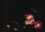 Immagine di Sbarco Nave cisterna ustioni di notte Hawaii USA, 1944, secondo 52 filmato di repertorio 65675056761