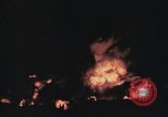 Immagine di Sbarco Nave cisterna ustioni di notte Hawaii USA, 1944, secondo 53 filmato di repertorio 65675056761