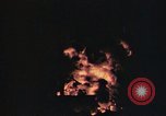 Immagine di Sbarco Nave cisterna ustioni di notte Hawaii USA, 1944, secondo 60 filmato di repertorio 65675056761