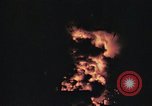 Immagine di Sbarco Nave cisterna ustioni di notte Hawaii USA, 1944, secondo 62 filmato di repertorio 65675056761