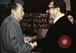 Standbild Henry Kissinger der Besuch Peking China, 1973, aus Sekunde 49 historischem Filmmaterial Videoclip 65675056778