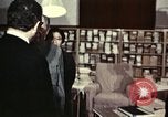 Standbild Henry Kissinger der Besuch Peking China, 1973, aus Sekunde 57 historischem Filmmaterial Videoclip 65675056778