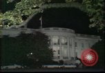 Standbild Präsident Richard Nixon tritt zurueck Washington DC USA, 1974, aus Sekunde 4 historischem Filmmaterial Videoclip 65675056785