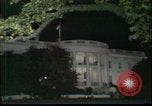 Standbild Präsident Richard Nixon tritt zurueck Washington DC USA, 1974, aus Sekunde 9 historischem Filmmaterial Videoclip 65675056785
