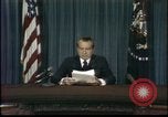 Standbild Präsident Richard Nixon tritt zurueck Washington DC USA, 1974, aus Sekunde 32 historischem Filmmaterial Videoclip 65675056785