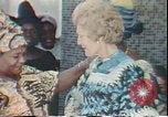 Standbild First Lady Patricia Nixon Afrika, 1972, aus Sekunde 56 historischem Filmmaterial Videoclip 65675056811