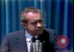Standbild Präsident Richard Nixon Adressen Vertraulichkeit San Clemente California USA, 1973, aus Sekunde 17 historischem Filmmaterial Videoclip 65675056920