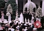 Image Tricia cérémonie de mariage Washington DC USA, 1971, de la seconde 57 séquences d'archives historiques vidéo 65675056989