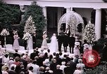 Image Tricia cérémonie de mariage Washington DC USA, 1971, de la seconde 60 séquences d'archives historiques vidéo 65675056989