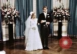 Immagine di Tricia il party di nozze Washington DC USA, 1971, secondo 5 filmato di repertorio 65675056990