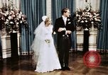 Immagine di Tricia il party di nozze Washington DC USA, 1971, secondo 10 filmato di repertorio 65675056990
