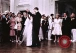 Immagine di Tricia il primo ballo di nozze Washington DC USA, 1971, secondo 13 filmato di repertorio 65675056991