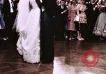 Immagine di Tricia il primo ballo di nozze Washington DC USA, 1971, secondo 29 filmato di repertorio 65675056991