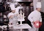 Image Tricia's Wedding Cake préparation Washington DC USA, 1971, de la seconde 15 séquences d'archives historiques vidéo 65675056994