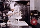 Image Tricia's Wedding Cake préparation Washington DC USA, 1971, de la seconde 17 séquences d'archives historiques vidéo 65675056994