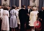 Immagine di Tricia la cerimonia di nozze Washington DC USA, 1971, secondo 10 filmato di repertorio 65675056995