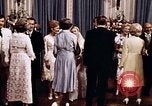 Immagine di Tricia la cerimonia di nozze Washington DC USA, 1971, secondo 13 filmato di repertorio 65675056995