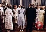 Immagine di Tricia la cerimonia di nozze Washington DC USA, 1971, secondo 15 filmato di repertorio 65675056995