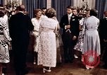 Immagine di Tricia la cerimonia di nozze Washington DC USA, 1971, secondo 28 filmato di repertorio 65675056995