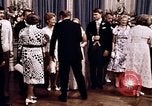 Immagine di Tricia la cerimonia di nozze Washington DC USA, 1971, secondo 46 filmato di repertorio 65675056995