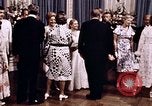 Immagine di Tricia la cerimonia di nozze Washington DC USA, 1971, secondo 53 filmato di repertorio 65675056995