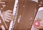 Immagine di Orchestra al matrimonio Washington DC USA, 1971, secondo 1 filmato di repertorio 65675056996