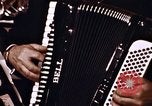 Immagine di Orchestra al matrimonio Washington DC USA, 1971, secondo 5 filmato di repertorio 65675056996