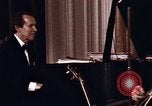 Immagine di Orchestra al matrimonio Washington DC USA, 1971, secondo 35 filmato di repertorio 65675056996