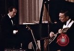 Immagine di Orchestra al matrimonio Washington DC USA, 1971, secondo 38 filmato di repertorio 65675056996