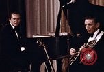 Immagine di Orchestra al matrimonio Washington DC USA, 1971, secondo 40 filmato di repertorio 65675056996