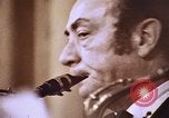 Immagine di Orchestra al matrimonio Washington DC USA, 1971, secondo 45 filmato di repertorio 65675056996