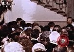 Image Tricia bouquet Washington DC USA, 1971, de la seconde 10 séquences d'archives historiques vidéo 65675056999