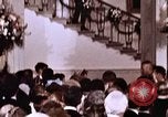 Image Tricia bouquet Washington DC USA, 1971, de la seconde 11 séquences d'archives historiques vidéo 65675056999