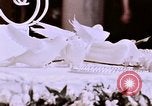 Image Tricia's Wedding Cake Washington DC USA, 1971, de la seconde 30 séquences d'archives historiques vidéo 65675057001