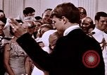 Standbild Tricia's erste Tanz Washington DC USA, 1971, aus Sekunde 7 historischem Filmmaterial Videoclip 65675057002