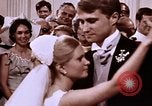 Standbild Tricia's erste Tanz Washington DC USA, 1971, aus Sekunde 8 historischem Filmmaterial Videoclip 65675057002