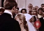 Standbild Tricia's erste Tanz Washington DC USA, 1971, aus Sekunde 10 historischem Filmmaterial Videoclip 65675057002
