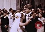 Standbild Tricia's erste Tanz Washington DC USA, 1971, aus Sekunde 35 historischem Filmmaterial Videoclip 65675057002