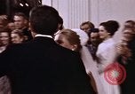 Standbild Tricia's erste Tanz Washington DC USA, 1971, aus Sekunde 53 historischem Filmmaterial Videoclip 65675057002
