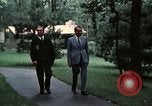 Image leader soviétique Léonide Brejnev Camp David Maryland USA, 1973, de la seconde 31 séquences d'archives historiques vidéo 65675057031