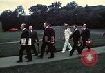 Image visite de Leonid Brejnev Camp David Maryland USA, 1973, de la seconde 42 séquences d'archives historiques vidéo 65675057032