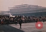 Standbild Präsident Nixon Berlin Besuch Berlin Deutschland, 1969, aus Sekunde 8 historischem Filmmaterial Videoclip 65675057241
