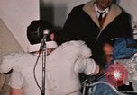 Standbild Fußballspiel Fayetteville Arkansas USA, 1969, aus Sekunde 10 historischem Filmmaterial Videoclip 65675057257