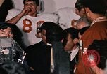Standbild Fußballspiel Fayetteville Arkansas USA, 1969, aus Sekunde 16 historischem Filmmaterial Videoclip 65675057257
