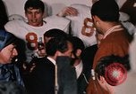 Standbild Fußballspiel Fayetteville Arkansas USA, 1969, aus Sekunde 18 historischem Filmmaterial Videoclip 65675057257